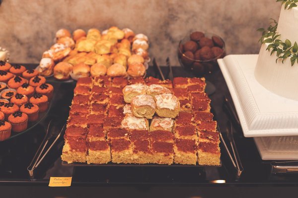 Dominez l'art du buffet de desserts élégants et variés pour enchanter vos réunions familiales